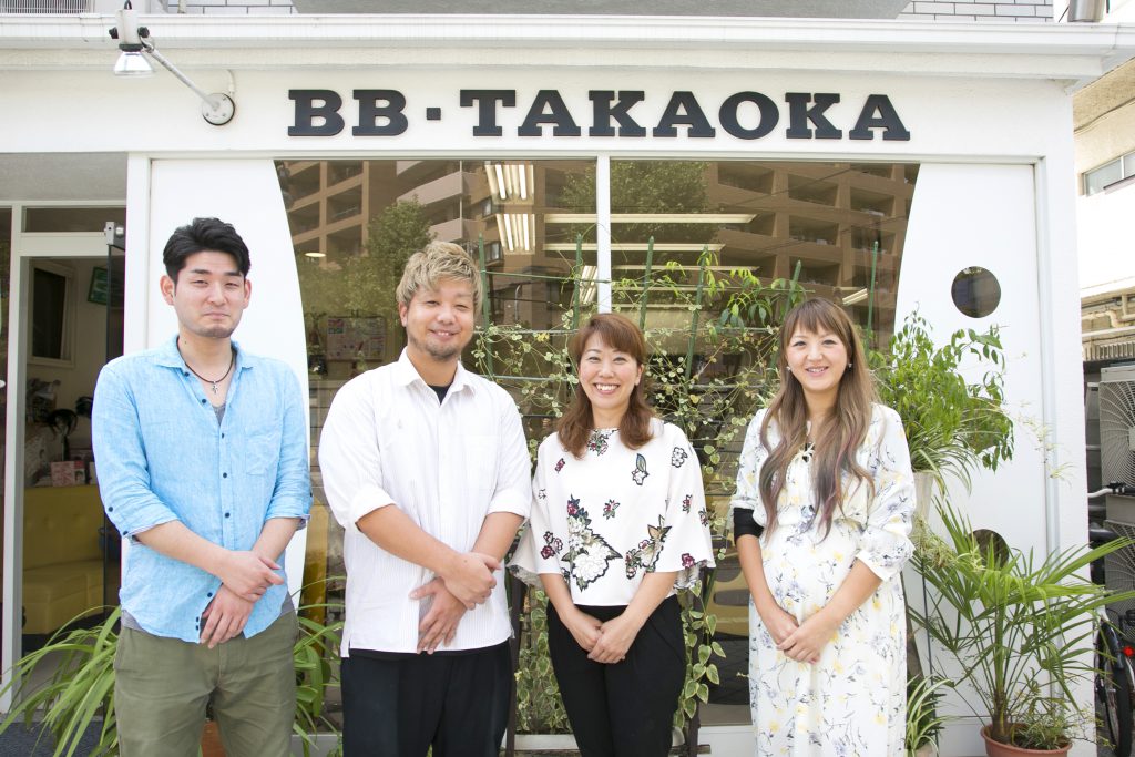 BB TAKAOKAのスタッフ集合写真